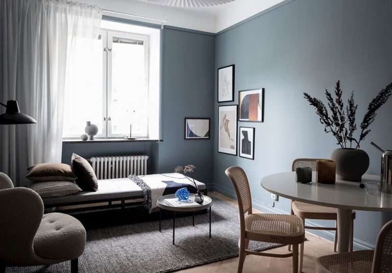 Сине белый интерьер гостиной, 42 фото