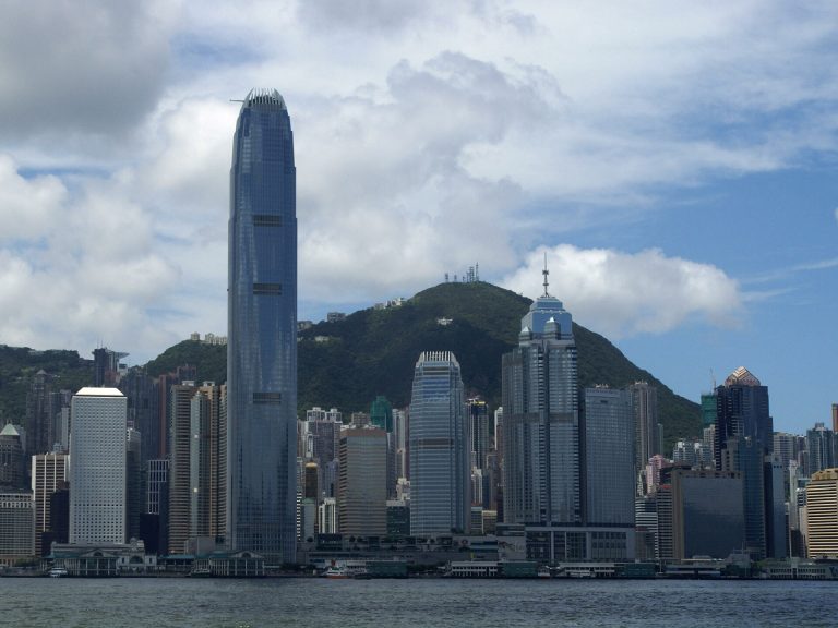 JLL: Гонгонг и Нью-Йорк лидируют в рейтинге самых дорогих офисных рынков мира